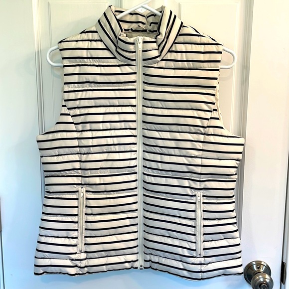 LOFT Jackets & Blazers - NWT LOFT Navy and White Puffer Vest